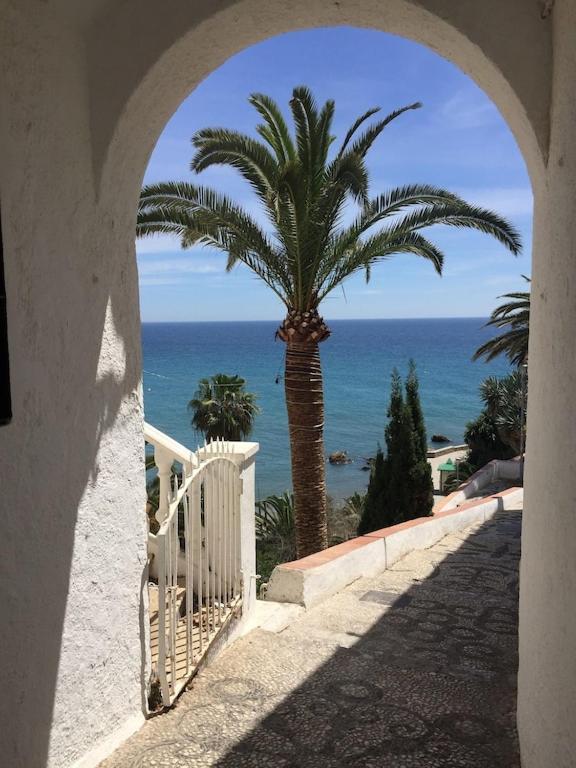 Edificio Verdemar - Stunning 1 Bed Apartment With Pool & Sea Views 네르하 외부 사진