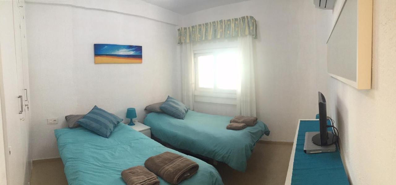 Edificio Verdemar - Stunning 1 Bed Apartment With Pool & Sea Views 네르하 외부 사진
